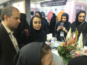 بازدید رییس گروه روانی اجتماعی و اعتیاد مرکز  بهداشت استان مرکزی از غرفه کاهش آسیب های اجتماعی وزارت بهداشت