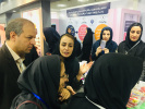 بازدید رییس گروه روانی اجتماعی و اعتیاد مرکز  بهداشت استان مرکزی از غرفه کاهش آسیب های اجتماعی وزارت بهداشت
