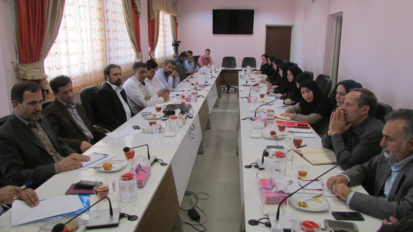 جلسه هم اندیشی کارشناسان معاونت بهداشتی و سازمان صدا و سیمای استان مرکزی با حضور دکتر نظری ، شهرستان اراک، استان مرکزی