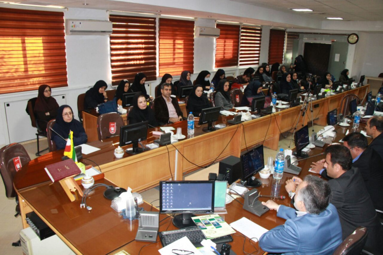 برگزاری سمینار غذای سالم، محیط سالم ، سالن جلسات مرکز بهداشت استان مرکزی ، ۲۹ مهر ماه