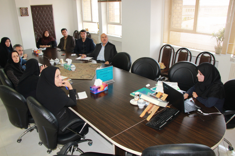 جلسه هم اندیشی سند ملی پیشگیری و کنترل بیماری های غیر واگیر، مرکز بهداشت استان مرکزی، ۱۲ آبان ماه