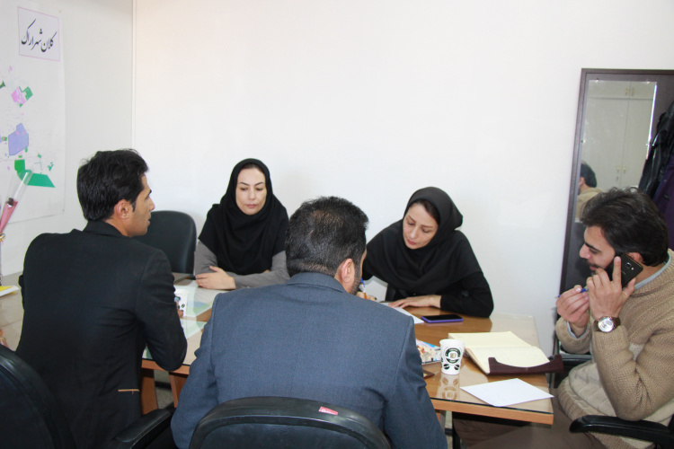 مصاحبه عمیق و گروهی مکان یابی مناطق پر خطر ، سالن جلسات مرکز بهداشت استان ، ۲۱ آذر ماه