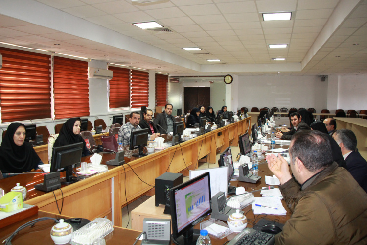 کمیته هماهنگی آموزش آبشاری فشار خون ، سالن جلسات مرکز بهداشت استان مرکزی، ۱۳ بهمن ماه