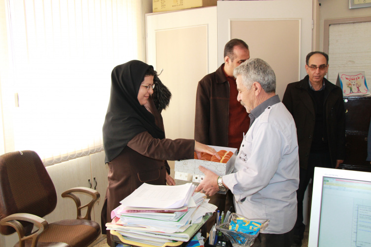 تقدیر و تشکر معاون بهداشت از پرسنل خانم مرکز بهداشت استان مرکزی،۷ اسفند ماه