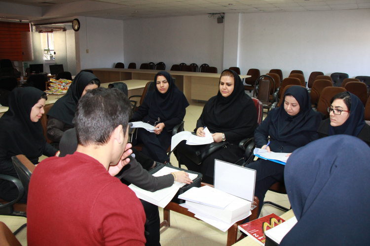 جلسه اجرای آزمون وکسلر پیش دبستان ، سالن جلسات مرکز بهداشت استان مرکزی ، ۱۱ اسفند ماه