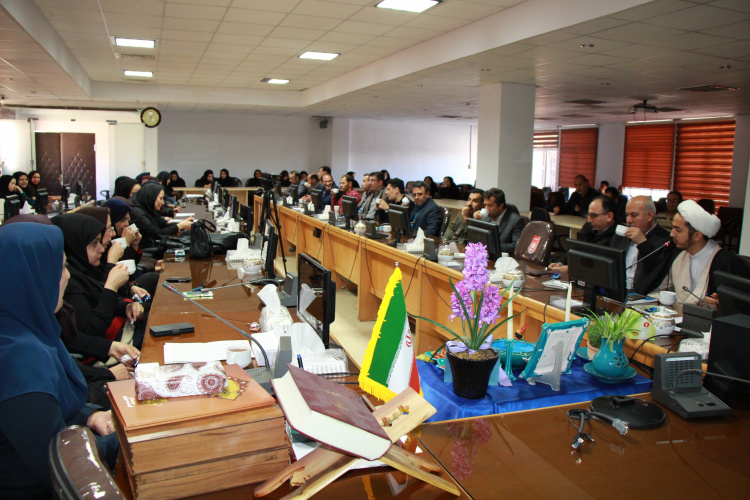 مراسم تقدیر  و تشکر معاون بهداشت از کلیه پرسنل مرکز بهداشت استان مرکزی، سالن جلسات مرکز بهداشت استان مرکزی، ۲۷ اسفند ماه