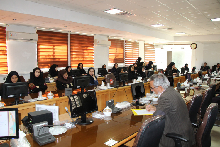 جلسه توصیه های تغذیه ای در ماه مبارک رمضان ، سالن جلسات مرکز بهداشت استان مرکزی، ۱۶ اردیبهشت ماه