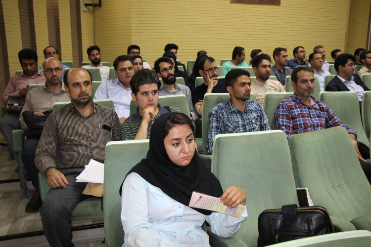 کنفرانس علمی بیماری تب خونریزی دهنده کریمه کنگو، سالن جلسات مرکز بهداشت استان مرکزی، ۲۲ خرداد ماه