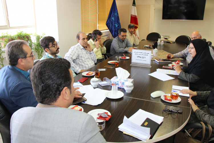 جلسه واگذاری کلینیک دندانپزشکی شهرستان اراک به بخش خصوصی، سالن جلسات مرکز بهداشت استان مرکزی، ۱ مرداد ماه