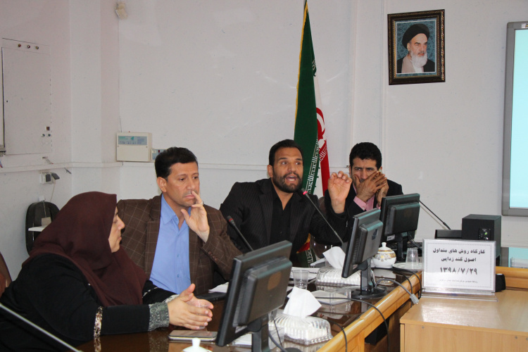 برگزاری کارگاه روش های متداول اصول گندزدایی، سالن جلسات مرکز بهداشت استان مرکزی، ۲۹ مهر ماه