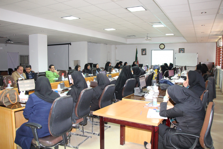 کارگاه فعالیت جسمانی میانسالان، سالن جلسات مرکز بهداشت استان مرکزی، ۲۱ ابان ماه