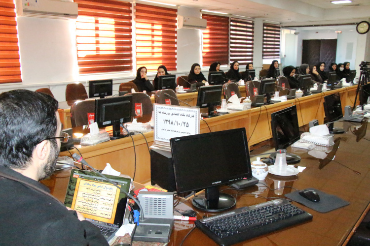 کارگاه نگاه انتقادی در رسانه ، سالن جلسات مرکز بهداشت استان مرکزی ، ۲۵ دی ماه