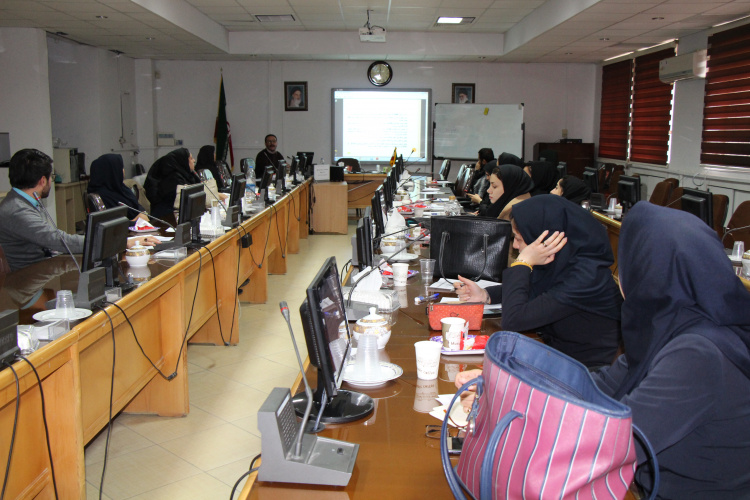 کارگاه تغذیه در گروه های سنی مختلف ، سالن جلسات مرکز بهداشت استان مرکزی، ۳۰ دی ماه