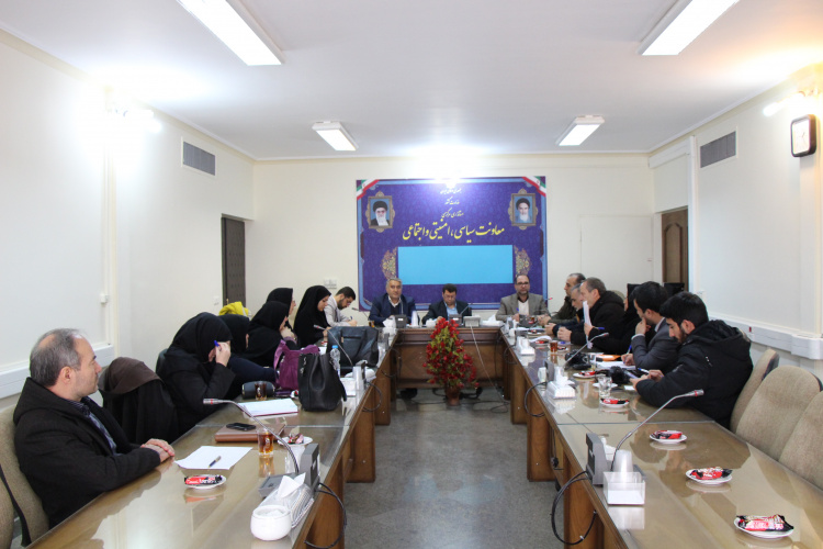 نشست خبری معاون بهداشت با اصحاب رسانه در خصوص بررسی راهکارهای پیشگیری از  بیماری کرونا ویروس در استان مرکزی ،  سالن جلسات استانداری ، ۱۴ بهمن ماه