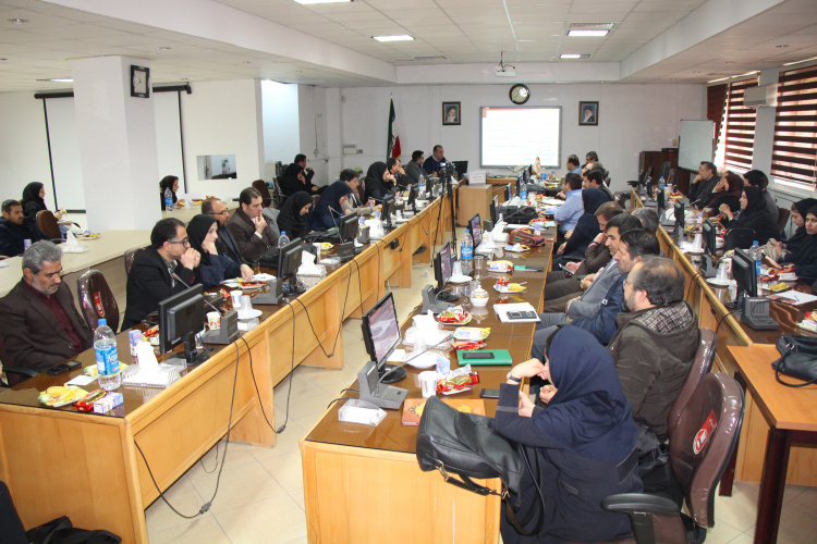 برگزاری جلسه برنامه ادغام کیفیت در PHC، سالن جلسات مرکز بهداشت استان مرکزی ، ۳۰ بهمن ماه