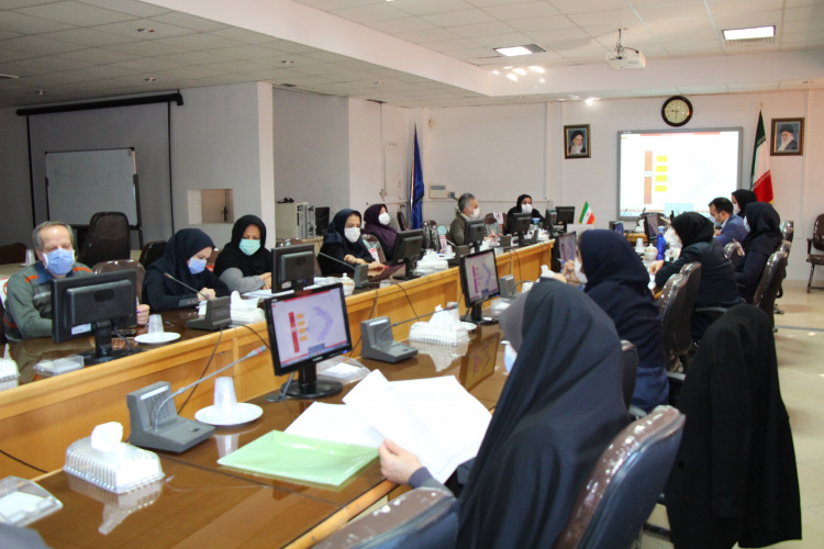 دومین جلسه اجرای مانور دورمیزی برقرای نظام مراقبت بیماری های واگیر در پاندمی کرونا ویروس، سالن جلسات مرکز بهداشت استان مرکزی، ۶ دی ماه   #هر_خانه_یک_پایگاه_سلامت