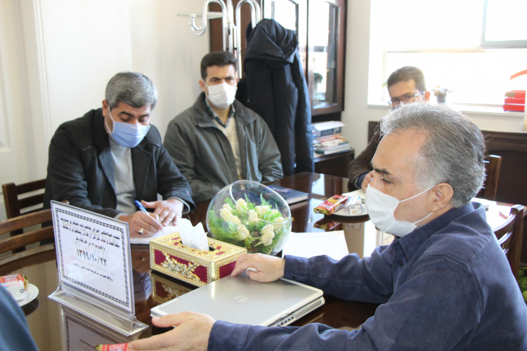 جلسه هماهنگی اجرای تفاهم نامه همکاری معاونت بهداشت و خانه کارگر اراک در پیشگیری و مقابله با کووید ۱۹، سالن جلسات مرکز بهداشت استان مرکزی، ۲۲ دی ماه