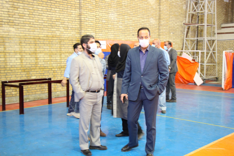 آماده سازی سالن ورزشی شهید دانشجو ساکی معاونت بهداشتی در راستای انجام واکسیناسیون کووید ۱۹ پرسنل بیمارستان ها، ۲۹ فروردین ماه
