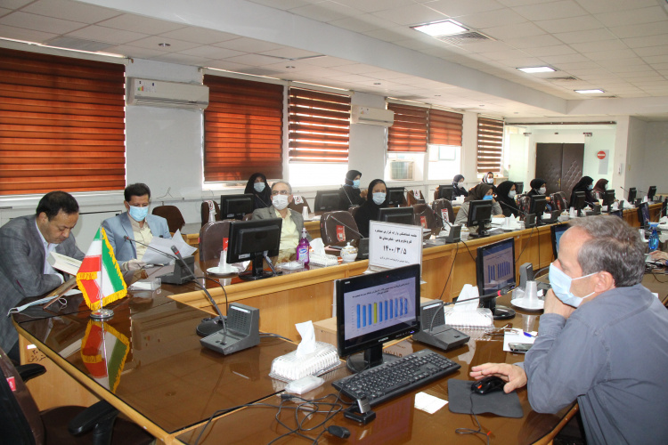 جلسه هماهنگی و ارائه گزارش عملکرد کرونا ویروس، سالن جلسات مرکز بهداشت استان مرکزی، ۵ خردادماه