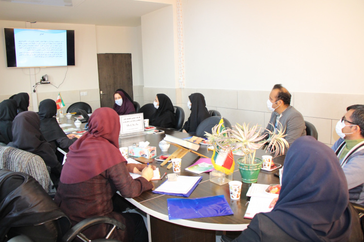 کارگاه آشنایی با تکنیک های ارتباطی و رسانه ای در اقناع سازی، سالن جلسات مرکز بهداشت استان مرکزی، ۱۰ دی ماه