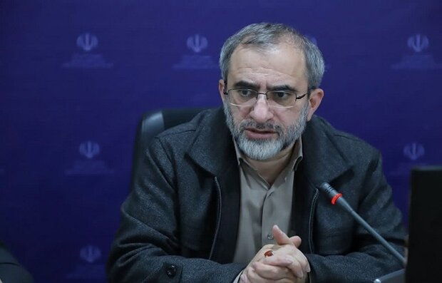 استاندار مرکزی مردم را به تزریق نوبت یادآور واکسن کرونا تشویق کرد