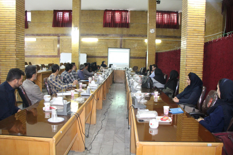 جلسه ارزیابی و مدیریت بیوریسک در آزمایشگاه های بهداشتی، سالن جلسات مرکز بهداشت استان مرکزی، ۳۱ شهریور ماه