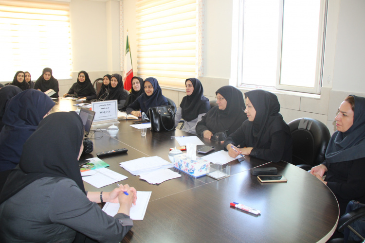 جلسه فعالیت بدنی دوران سالمندی، سالن جلسات مرکز بهداشت استان مرکزی، ۱ شهریور ماه