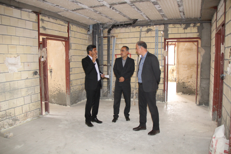 بازدید معاون اجرایی مرکز بهداشت استان مرکزی از پروژه در حال ساخت مرکز خدمات جامع سلامت زینب کبری(س) شهرستان آشتیان