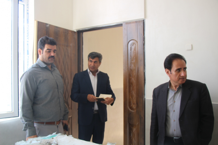 بازدید معاون اجرایی معاونت بهداشتی و مهندسین منابع فیزیکی دانشگاه از پایگاه سلامت آزادگان شهرستان محلات