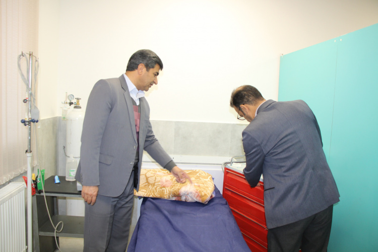 بازدید معاون اجرایی مرکز بهداشت استان مرکزی از پروژه آماده بهره برداری مرکز خدمات جامع سلامت روستایی اناج