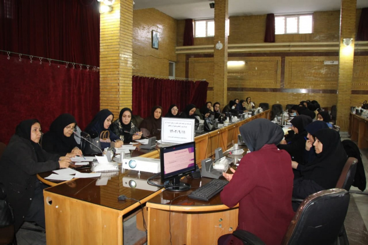 کارگاه مراقبت های قلبی در پیش بارداری، بارداری، زایمان و  پس از زایمان،  سالن جلسات مرکز بهداشت استان مرکزی ، ۱۱ آذر ماه