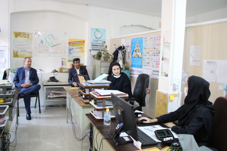 بازدید سرزده معاون اجرایی مرکز بهداشت استان مرکزی از پایگاه سلامت شماره یک - اراک