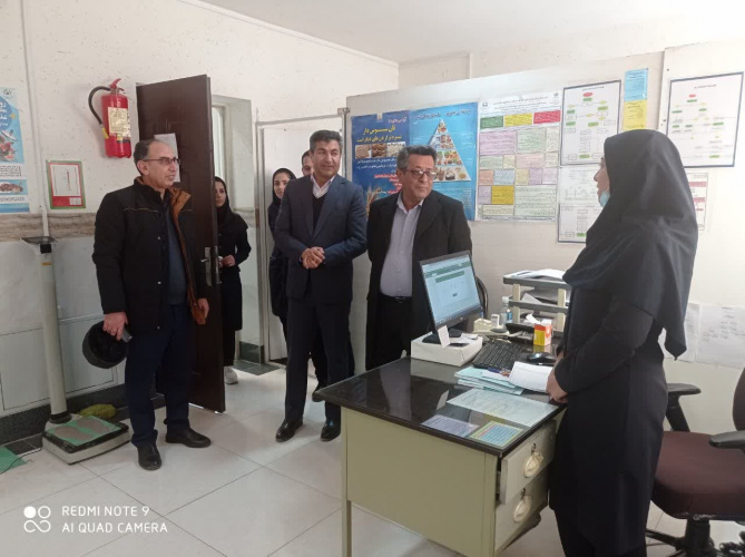 معاون بهداشتی دانشگاه علوم پزشکی اراک  از مرکز خدمات جامع سلامت ارسطو بازدید بعمل اورد