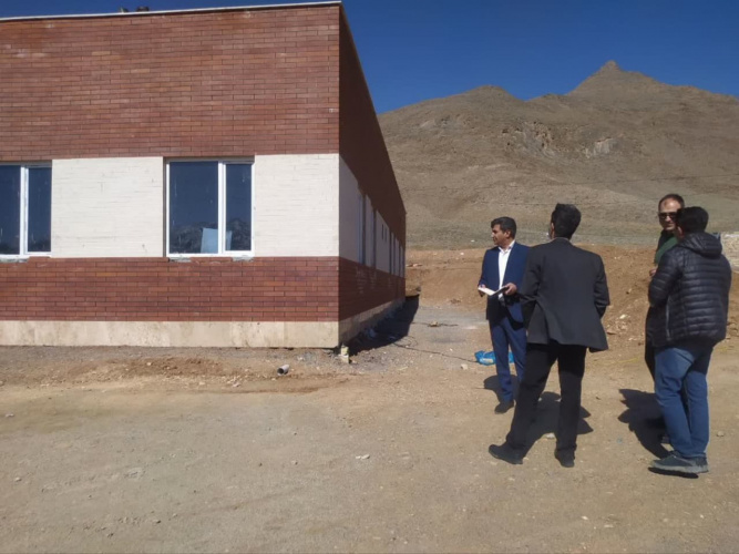 بازدید معاون اجرایی مرکز بهداشت استان مرکزی  از پروژه در حال احداث درمانگاه شهباز