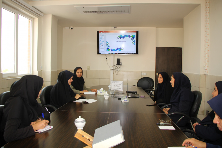 سواد رسانه ای، والدگری رسانه ای و جامعه پذیری رسانه ای فرزندان در فضای مجازی