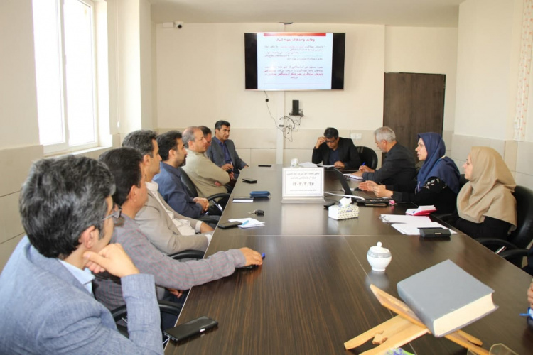 معاون بهداشت استان: خدمات آزمایشگاهی باید با کیفیت بالا، کمترین هزینه در کمترین زمان ممکن ارائه شود