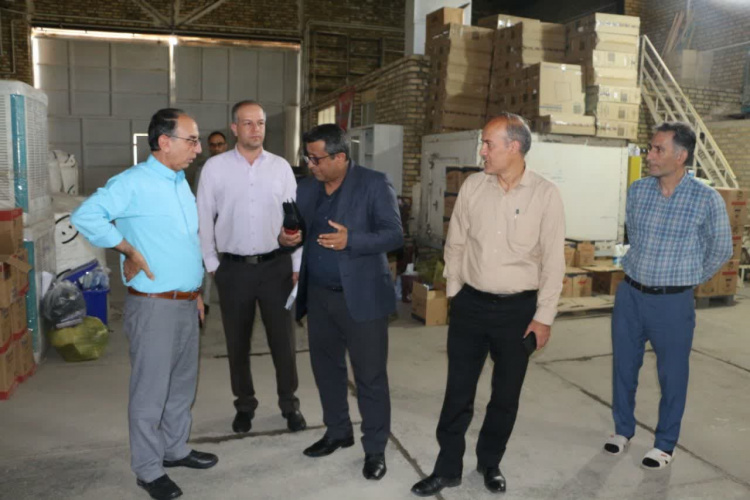 بازدید معاون بهداشت ،دانشگاه علوم پزشکی از انبارهای مرکز بهداشت شهرستان اراک