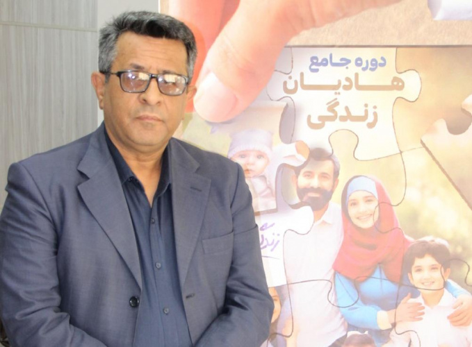 یک هزار و ۲۰۰ کارآموز در دوره "هادیان زندگی"  مرتبط با برنامه جوانی جمعیت در اراک شرکت کردند.