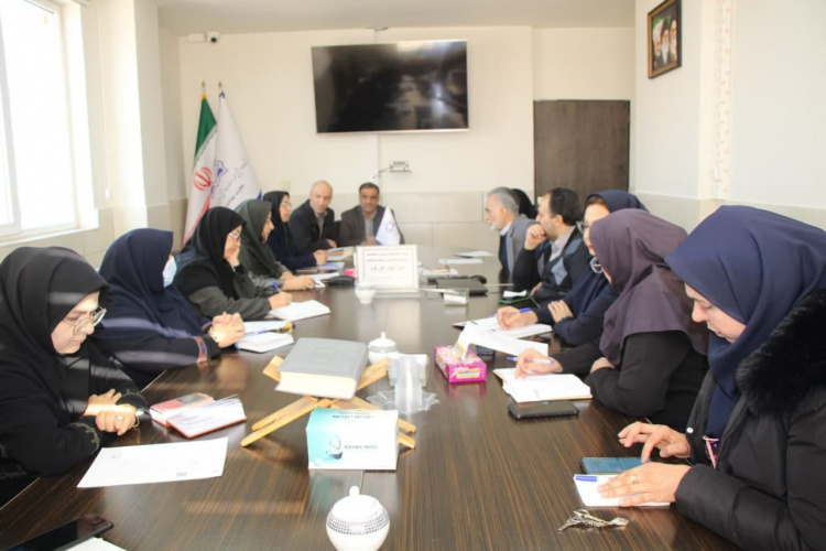 نشست تدوین تفاهم‌نامه بین معاونت بهداشت و جهاد دانشگاهی استان برای ارتقای خدمات بهداشتی