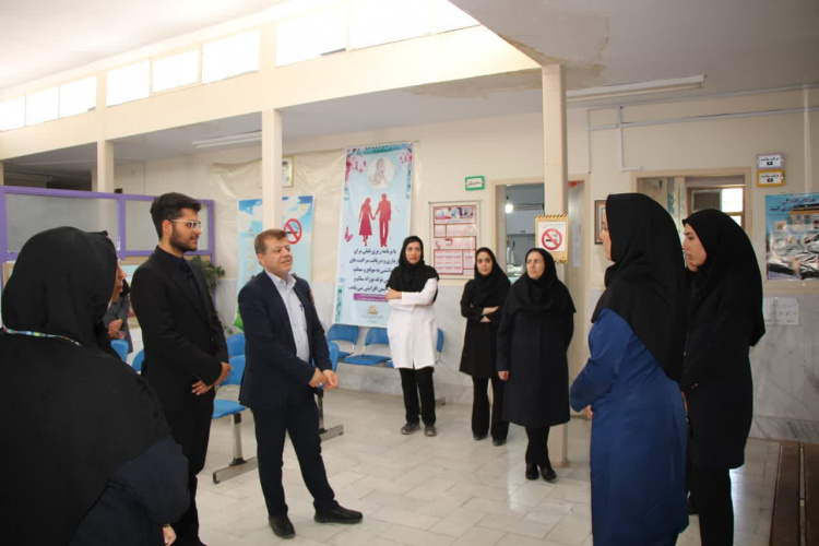 بازدید یک‌روزه معاون بهداشت دانشگاه علوم پزشکی از مرکز خدمات شهری و روستایی شماره یک"هفت تیر" شهرستان تفرش