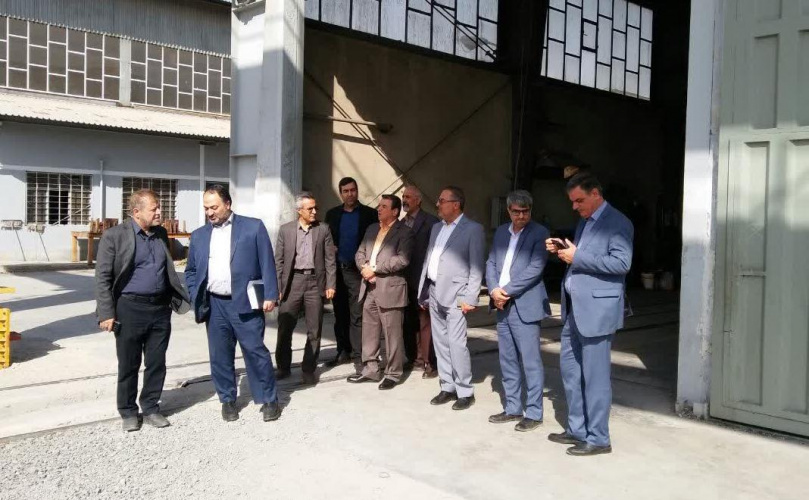 بازدید معاون بهداشتی دانشگاه علوم پزشکی از خطوط تولید شرکت صنایع آهن و فولاد درخشان اراک