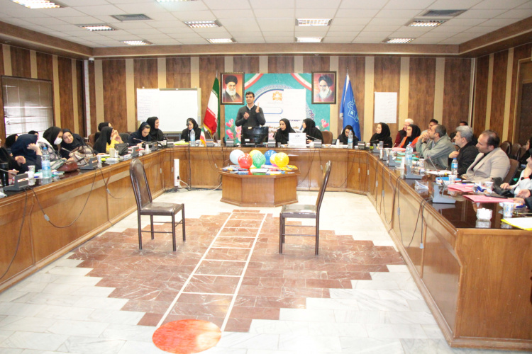 برگزاری کارگاه دو روزه «خانواده توانا» ویژه کارشناسان سلامت روان در اراک