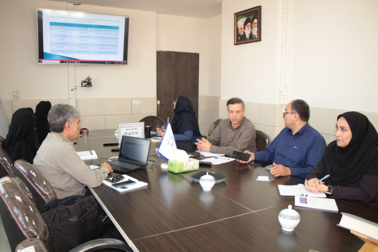 تأکید معاون بهداشت دانشگاه علوم پزشکی اراک بر تقویت رویکرد جامعه‌محور در ارتقای سلامت شهرستان‌های اراک و کمیجان